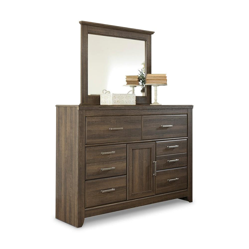  Signature Design by Ashley Dolante B130B8 6 pc Queen Bedroom Set IMAGE 3