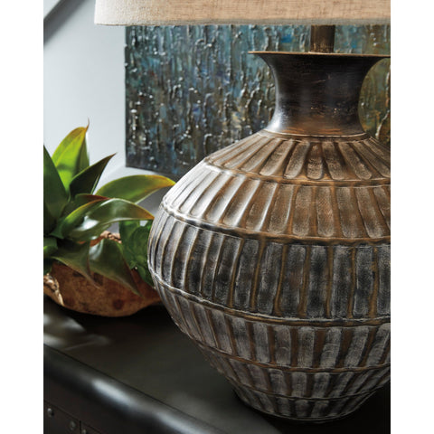  Signature Design by Ashley Magan Table Lamp L207354 IMAGE 2
