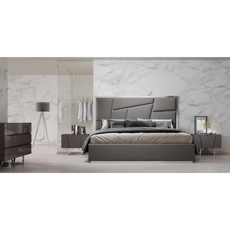 Furniture Line Groundhouse Queen Upholstered Bed Groundhouse Queen Bed IMAGE 4