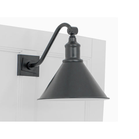  Magnussen Heron Cove B4400-59 Complete Queen Lamp Panel Bed with Regular Rails IMAGE 4