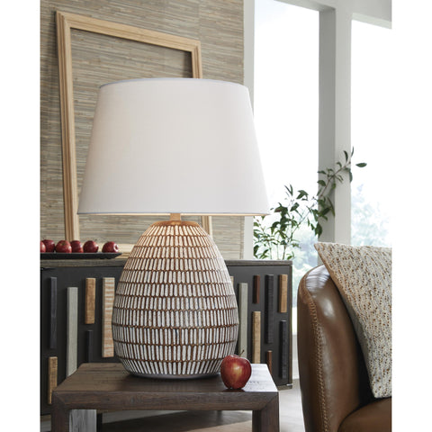  Signature Design by Ashley Darrich L235804 Metal Table Lamp IMAGE 2