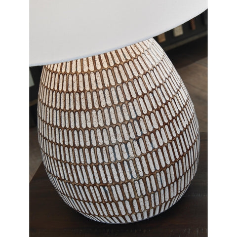  Signature Design by Ashley Darrich L235804 Metal Table Lamp IMAGE 4