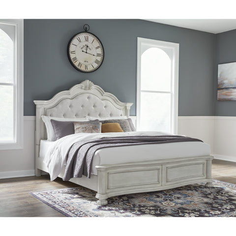  Benchcraft Montelaine B795B2 Queen Upholstered Panel Bed IMAGE 5