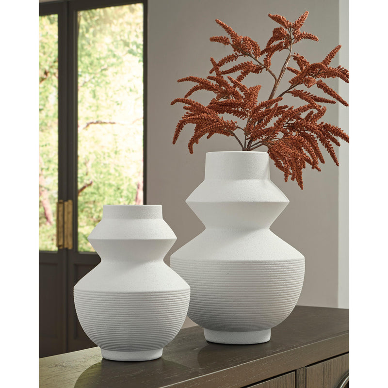  Signature Design by Ashley Naveen A2000871 Vase IMAGE 3