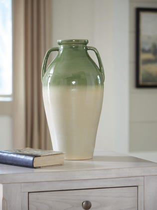 Andorbury Vase