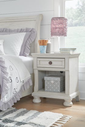 Robbinsdale 1-Drawer Nightstand – Antiqued White