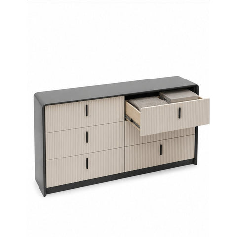 Reede Dresser